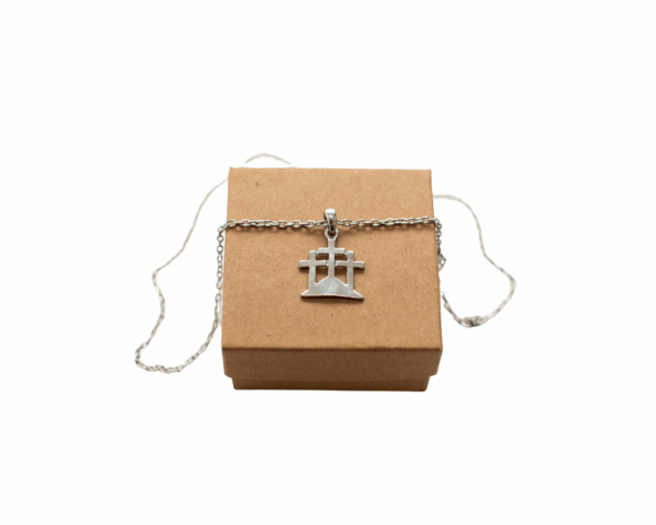 Three crosses on the Hill Necklace - imagine 2