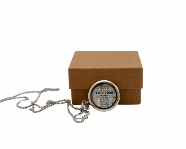 John 3:16 Locket - imagine 2