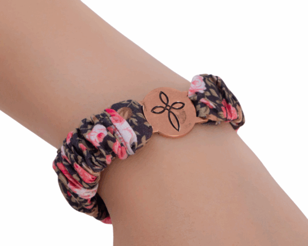 Brățară cu model floral textil Cross