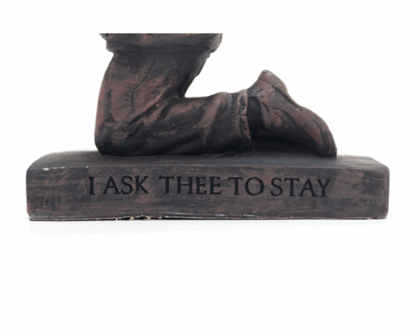 Sculpture Called to pray young boy - imagine 6