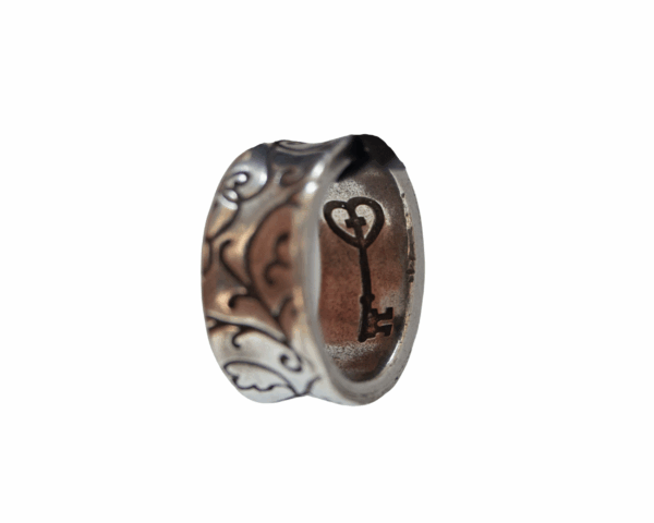 Engraved Ring - imagine 3