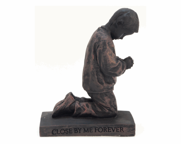 Sculpture Called to pray young boy - imagine 3
